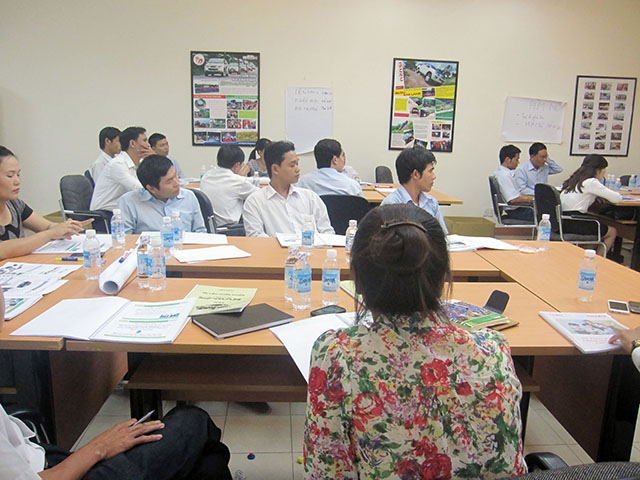 Kỹ năng bán hàng & chăm sóc Khách Hàng chuyên nghiệp - ISUZU (29 & 30.09.2014)